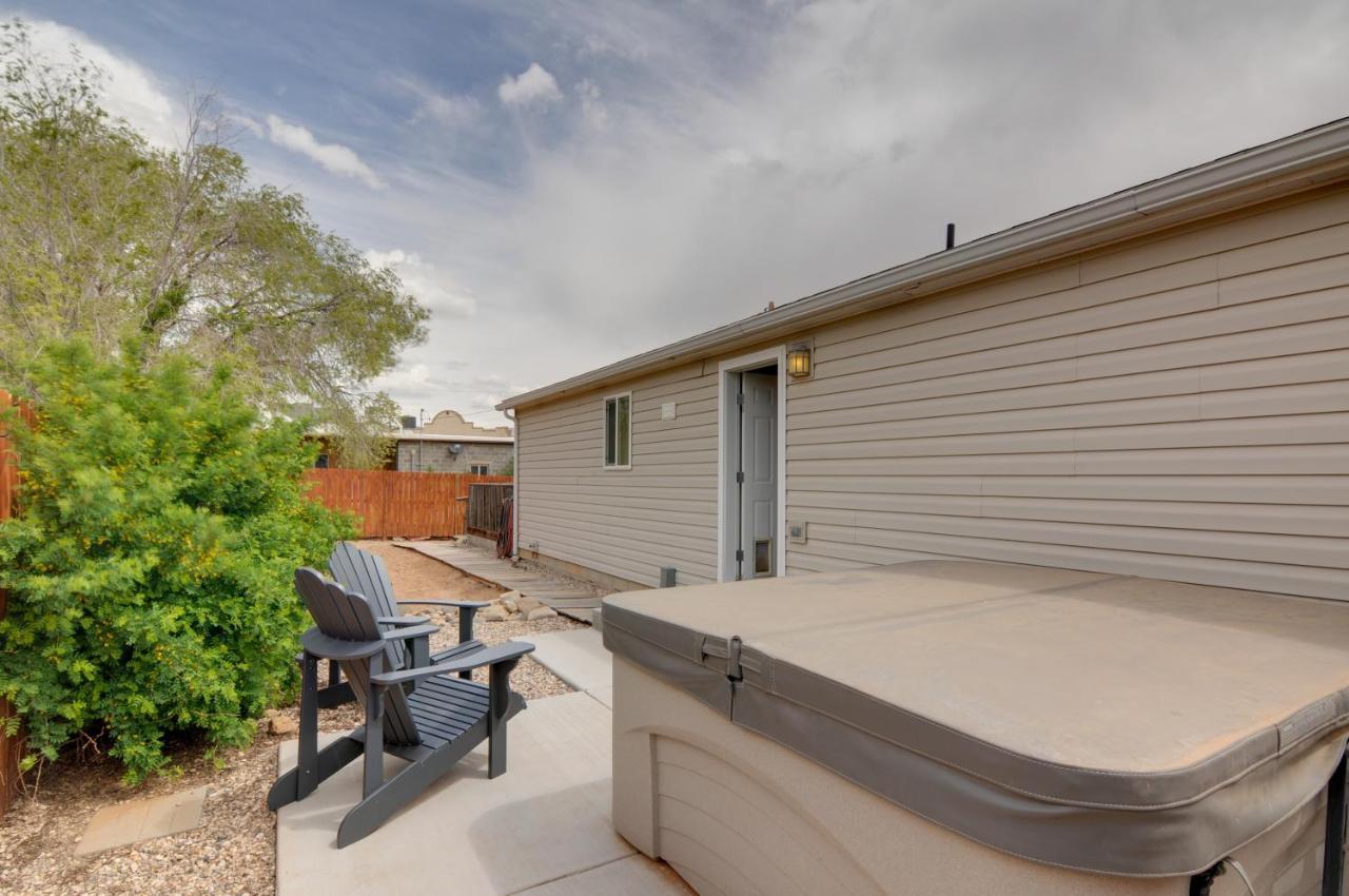 Utah Retreat - Hot Tub, Deck And Near National Parks Villa เอสคาลานเท ภายนอก รูปภาพ