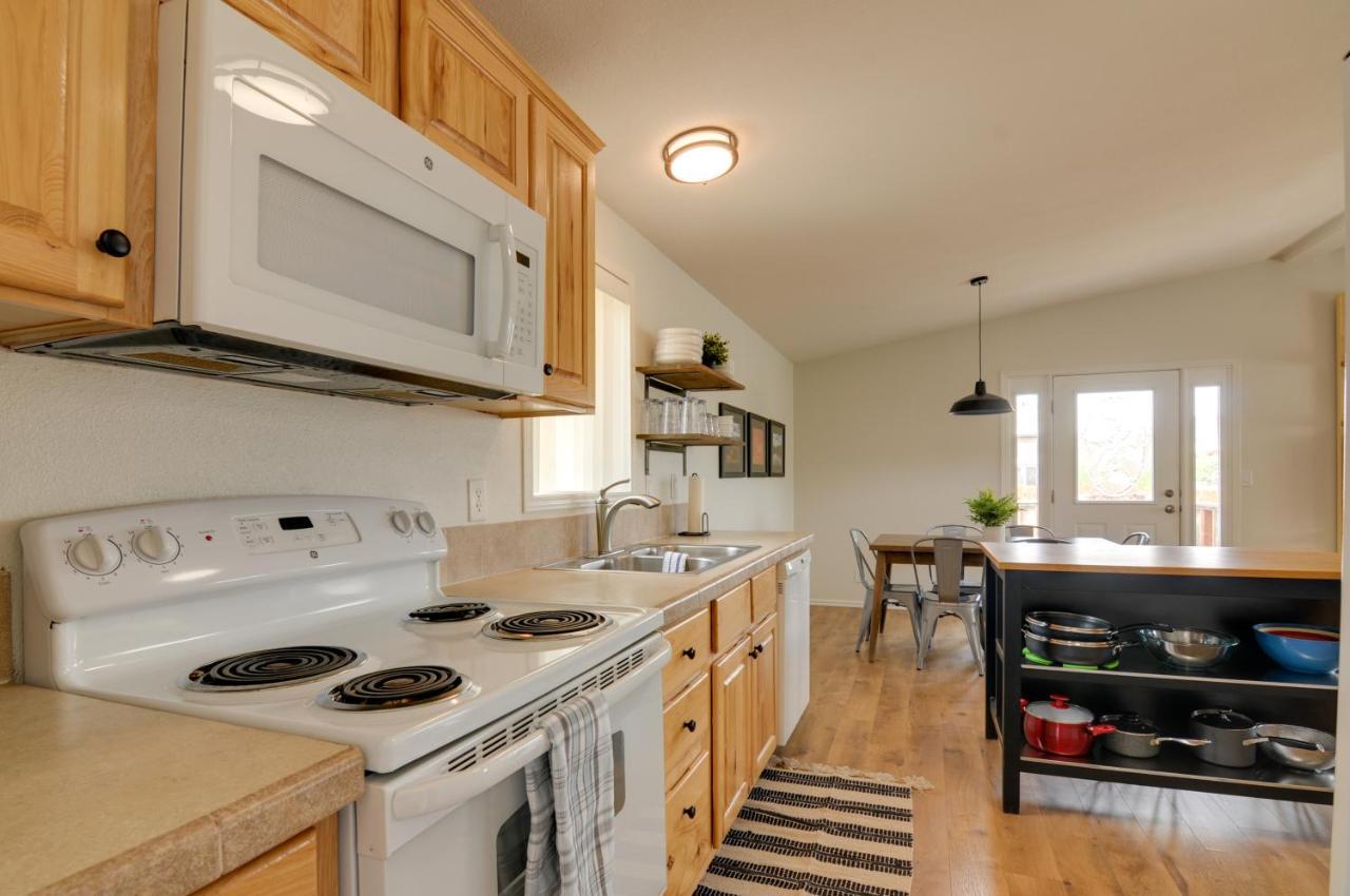 Utah Retreat - Hot Tub, Deck And Near National Parks Villa เอสคาลานเท ภายนอก รูปภาพ
